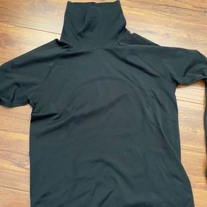 Long sleeve turtleneck lulu shirt